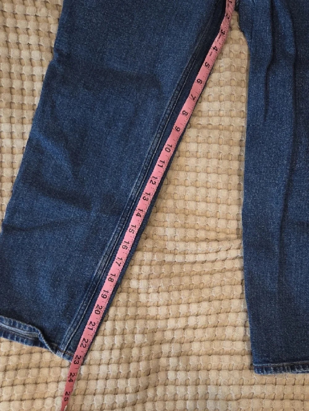 Abercrombie & Fitch Ankle Straight High Rise 30/10 Short - Picture 4 of 7